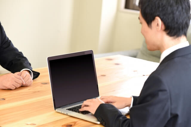 社会保険労務士への労務手続き代行依頼がもたらすメリット